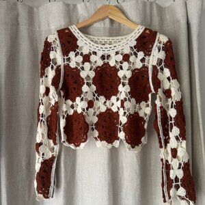 SEXY Hobo style cropped crochet top.